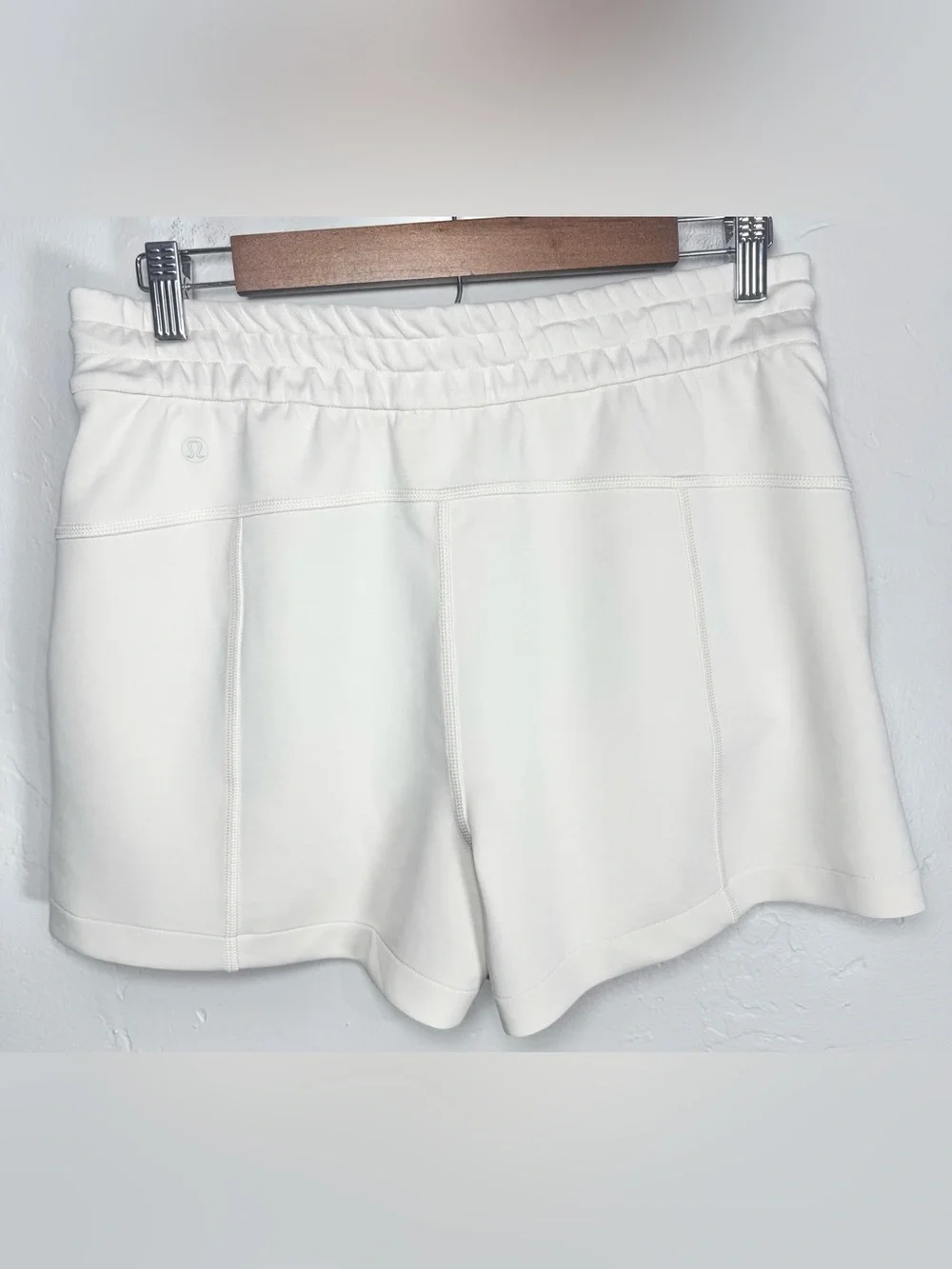 Lululemon Softstreme Bone High Rise Shorts 4”